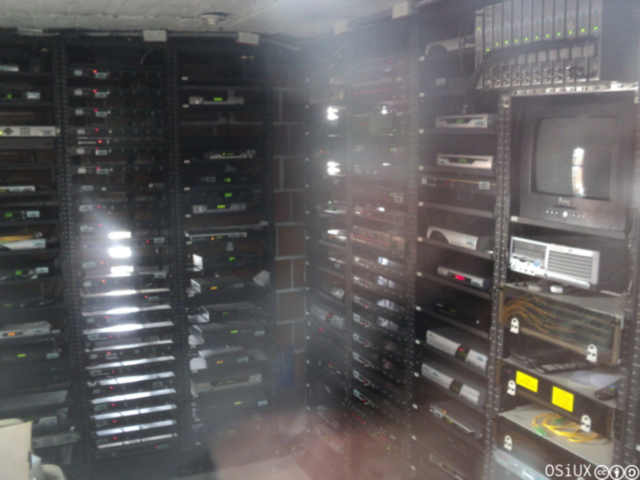 ciudad-bolivar-tv-racks.jpg